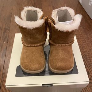 Ugg Keenan Toddler Boots in Chestnut size 0/1